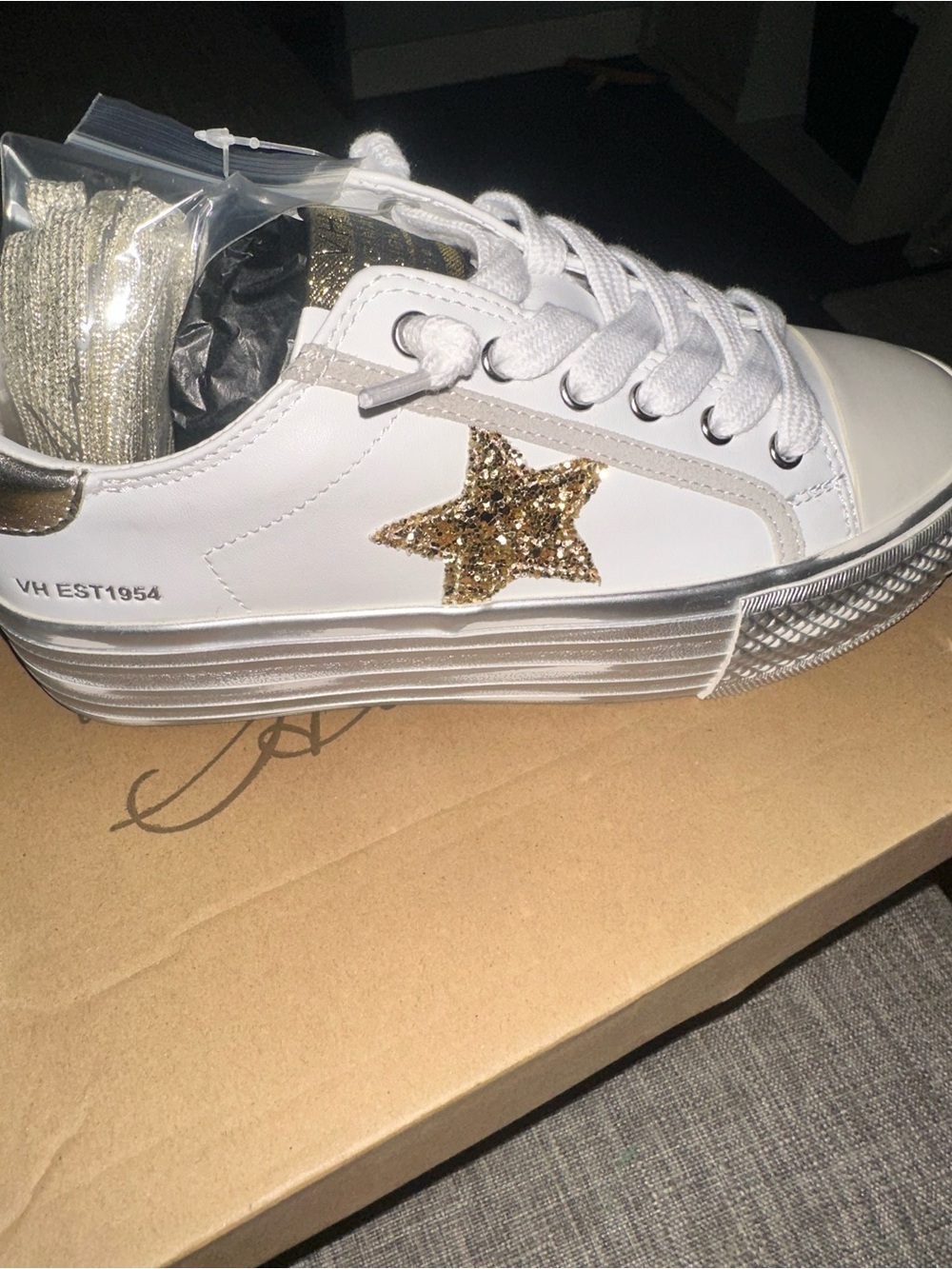 Vintage Havana Amaze 9 White Gold Glitter Silver Leather Platform Sneaker - NIB